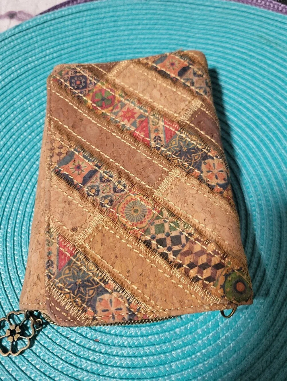 Beige With Design Wallet - Picture 2 of 7